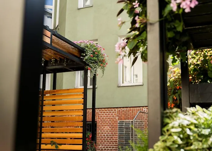 Kwiatowa Standard By Bookinghost *