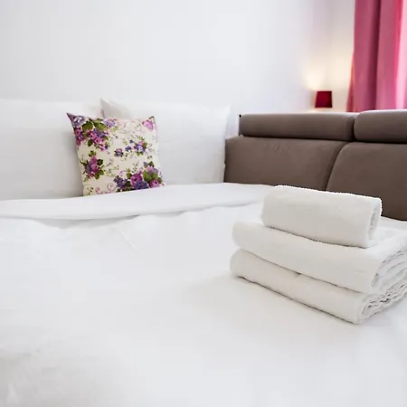 Kwiatowa Standard By Bookinghost Apartment *