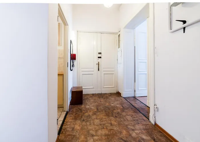 Kwiatowa Standard By Bookinghost