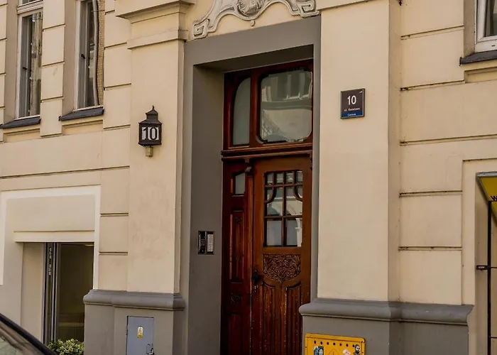 Apartment Kwiatowa Standard By Bookinghost Poznan